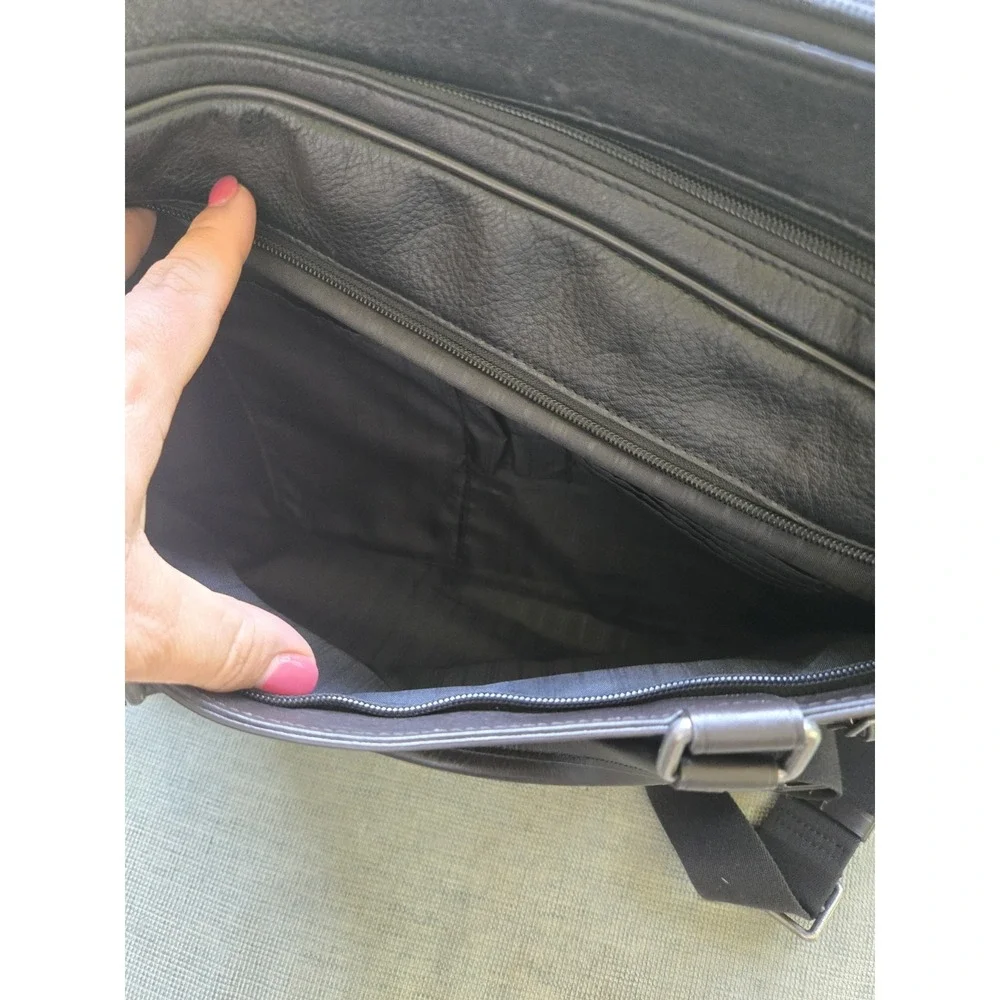 TUMI Berwick Double Zip Top Leather Briefcase Laptop Bag Black 69730HK0 Reg $445